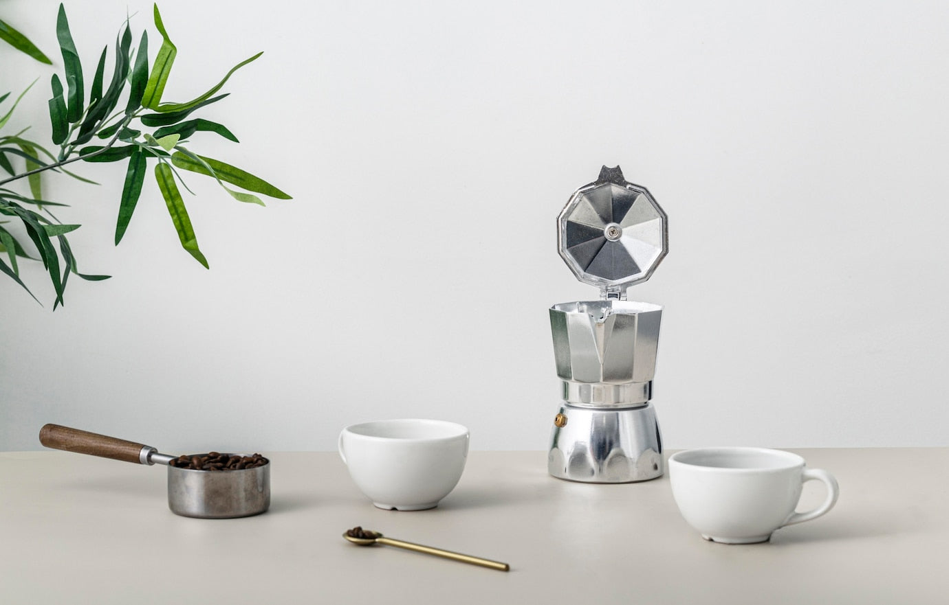 Brew Delicious Tea Instantly: Get an Electric Kettle!
