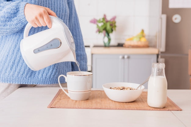 Bringing Some Color to Your Kitchen with a Pretty Electric Kettle